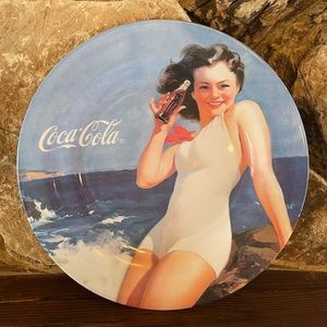 Vintage 2002 Coca Cola plastic serving plates 1 large and 6 small
